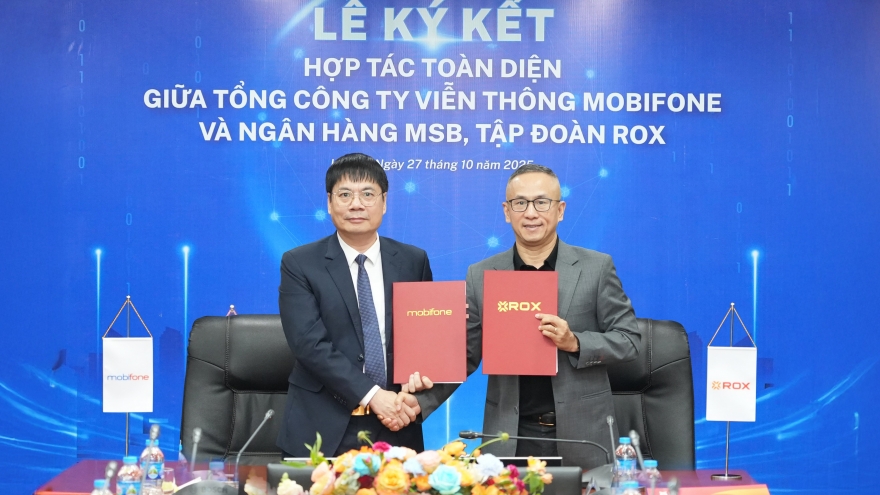 MobiFone và ROX Group ký kết hợp tác chiến lược, thúc đẩy chuyển đổi số toàn diện