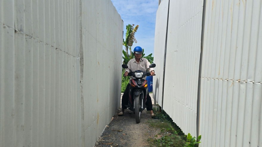 Vụ bị rào lối đi, người dân ở TP.HCM kêu cứu: Chính quyền ra kết luận bất ngờ!