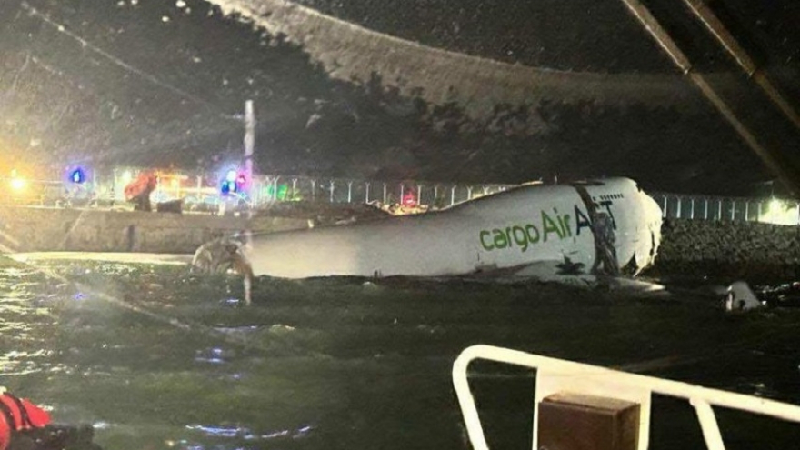 2 người thiệt mạng sau vụ máy bay rơi xuống biển ở Hong Kong