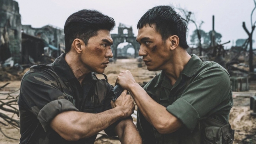 Sau cơn sốt “Mưa đỏ”, phòng chiếu Việt có gì?