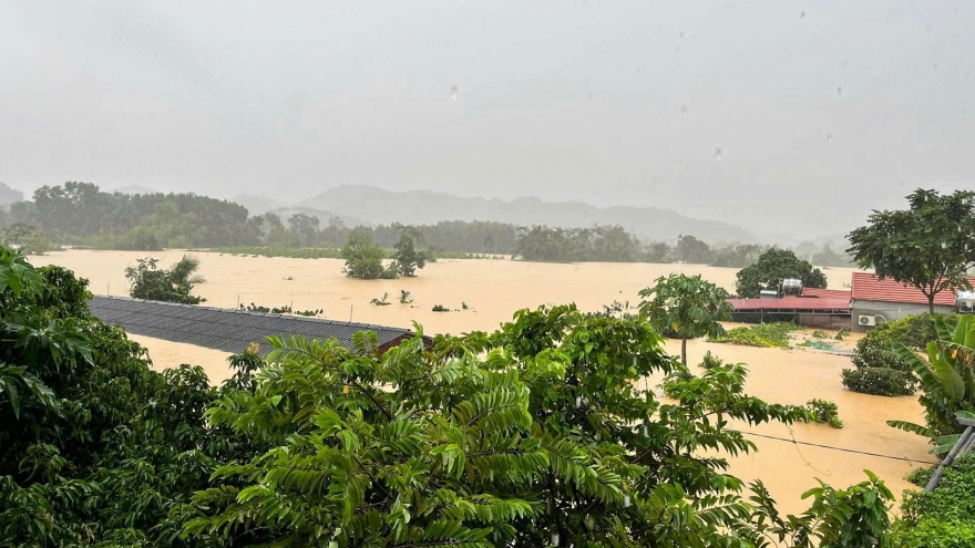 Mưa lớn, các xã vùng cao Yên Thế cũ (Bắc Ninh) ngập sâu trong nước lũ