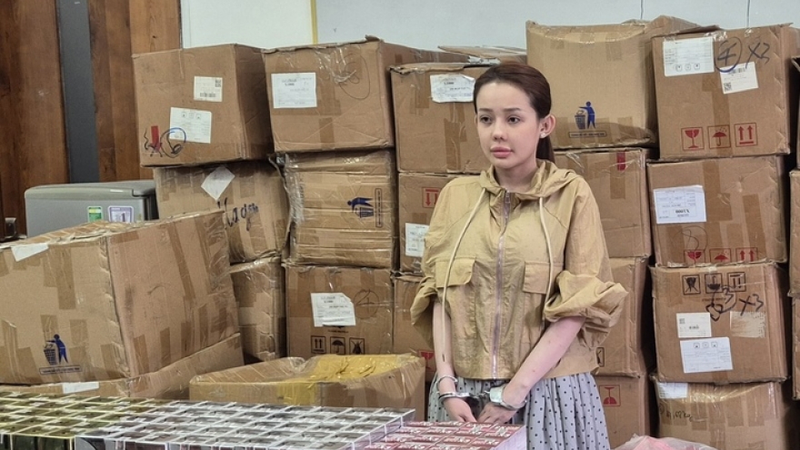 Ngân 98 rũ bỏ trách nhiệm, khai "chỉ là gương mặt đại diện"