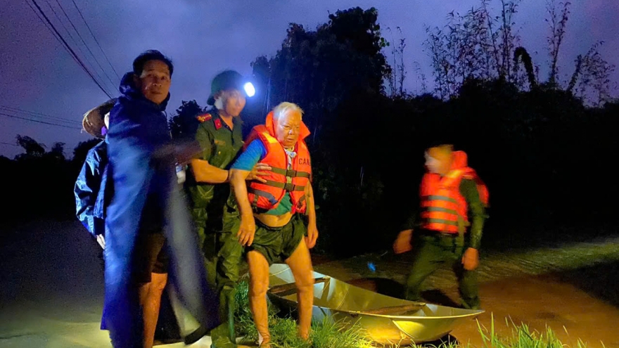 Bắc Ninh nhiều nơi ngập sâu, học sinh phải nghỉ học tránh mưa bão