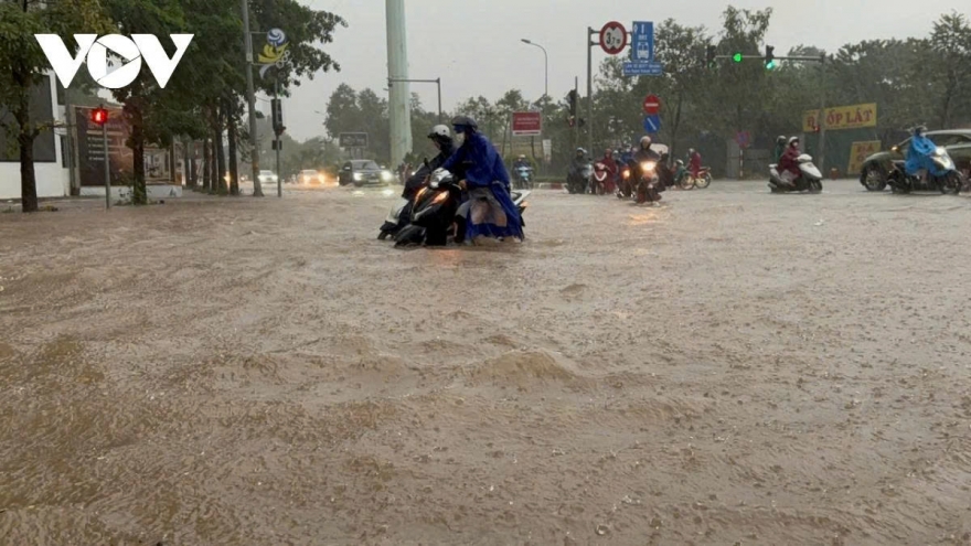 Hà Nội sau mỗi trận mưa lớn: Vì sao ngập úng vẫn là nỗi ám ảnh