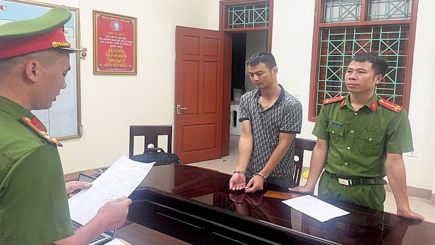 Người đánh tài xế xe buýt, bắt quỳ giữa đường bị tạm giữ hình sự