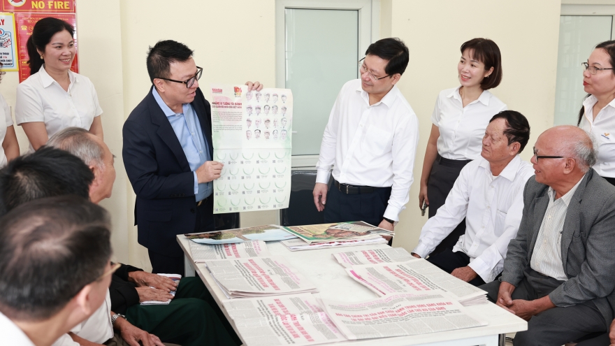 Người dân có thể đọc Dự thảo Văn kiện Đại hội XIV tại bưu điện - văn hóa xã