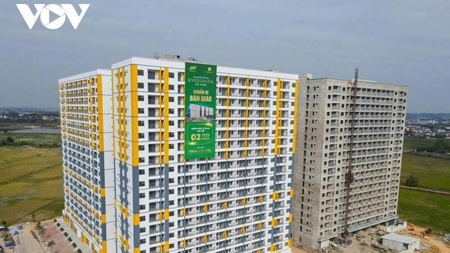 Giá leo thang, thủ tục bất cập, nhà ở xã hội chệch hướng an sinh?