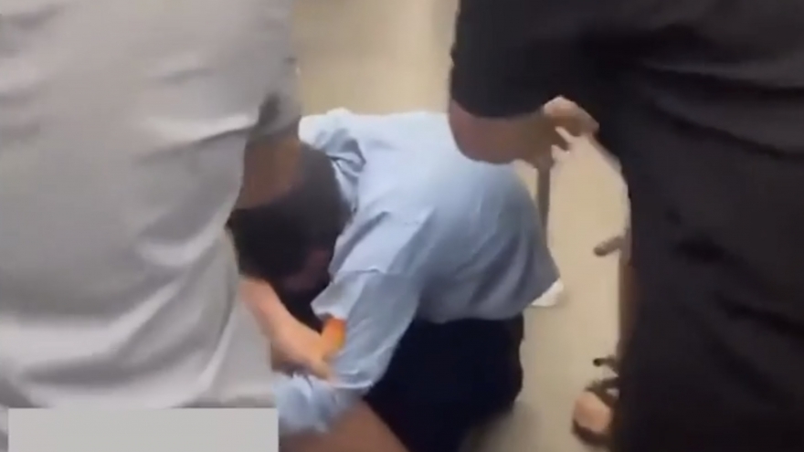 Công an TP.HCM đang xác minh vụ bảo vệ trên tàu Metro số 1 bị hành hung