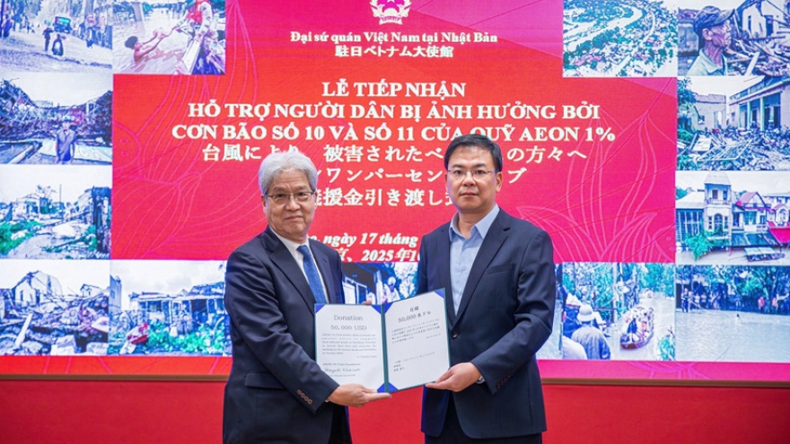 Aeon supports Vietnamese people affected by recent storms