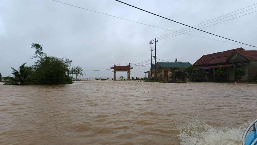 Thời tiết hôm nay 31/10: Miền Bắc chuyển lạnh, miền Trung mưa lớn kéo dài