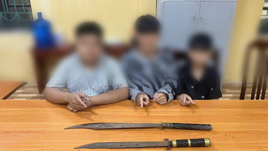 Nhóm thiếu niên ở Hà Nội vác đao chém người chỉ vì mâu thuẫn nhỏ