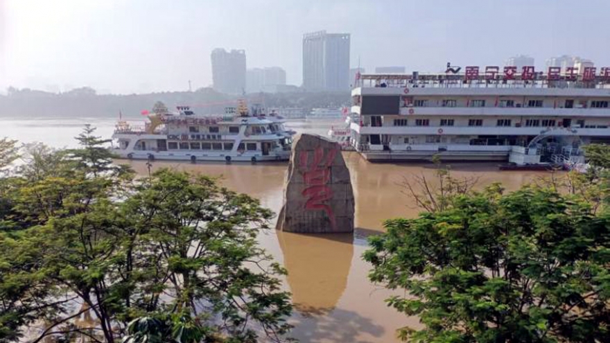 Quảng Tây (Trung Quốc) nâng cảnh báo lũ lên mức gần cao nhất