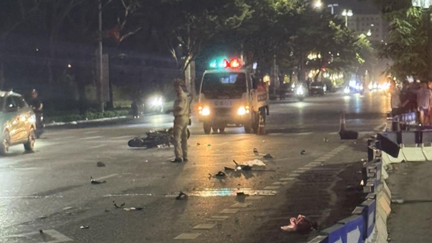 Mô tô “khủng” tông vào xe gắn máy ở Hà Nội khiến một nạn nhân đứt lìa chân