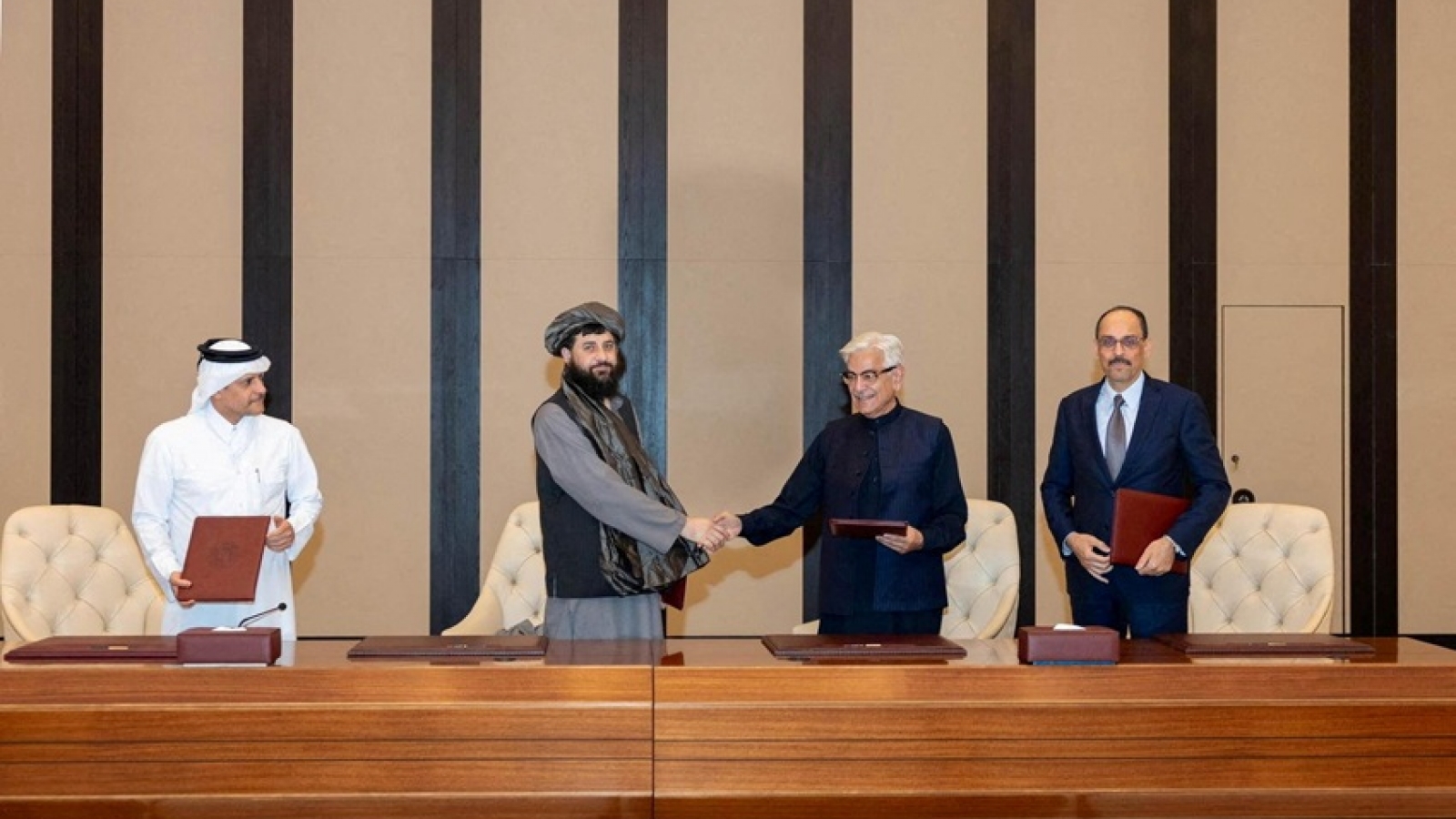 Pakistan và Afghanistan gia hạn lệnh ngừng bắn