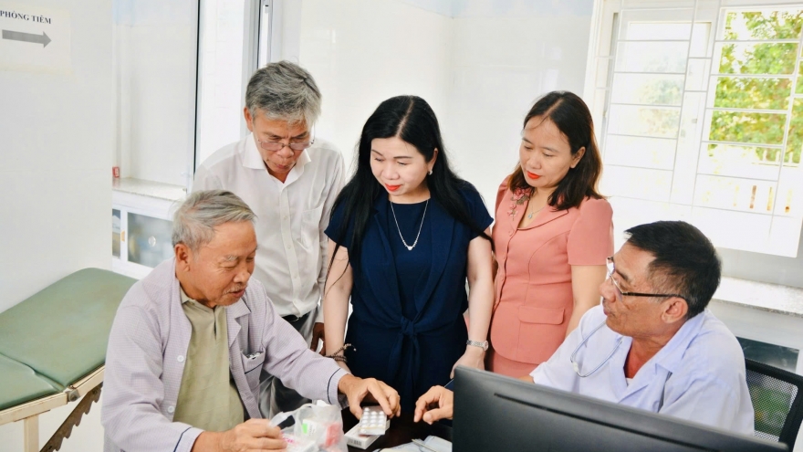 Tinh thần thi đua yêu nước thắp sáng quyết tâm đổi mới y tế cơ sở