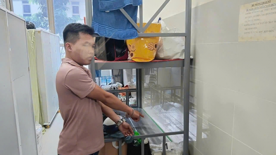 Trộm cắp tài sản của người chăm sóc bệnh nhân