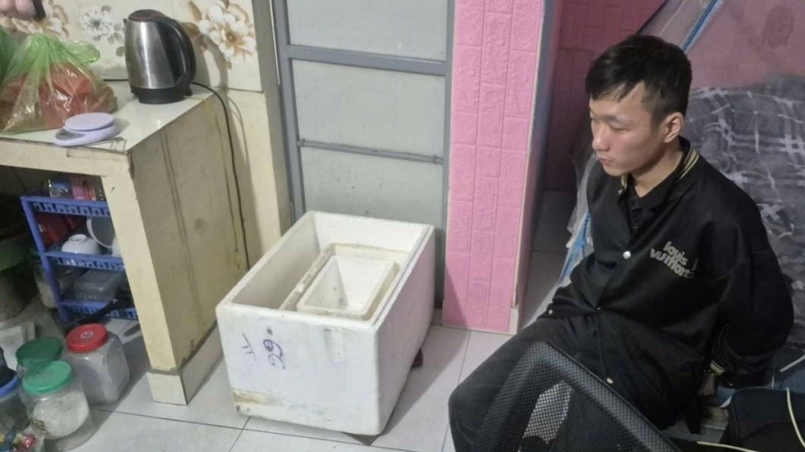 Học chế pháo trên mạng, nam thanh niên bị bắt cùng 8,5kg tang vật