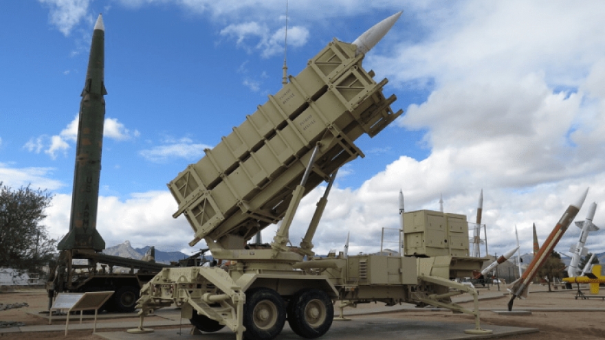 Mỹ do dự, phòng không Ukraine hụt hơi trước đòn tấn công vũ bão của Nga