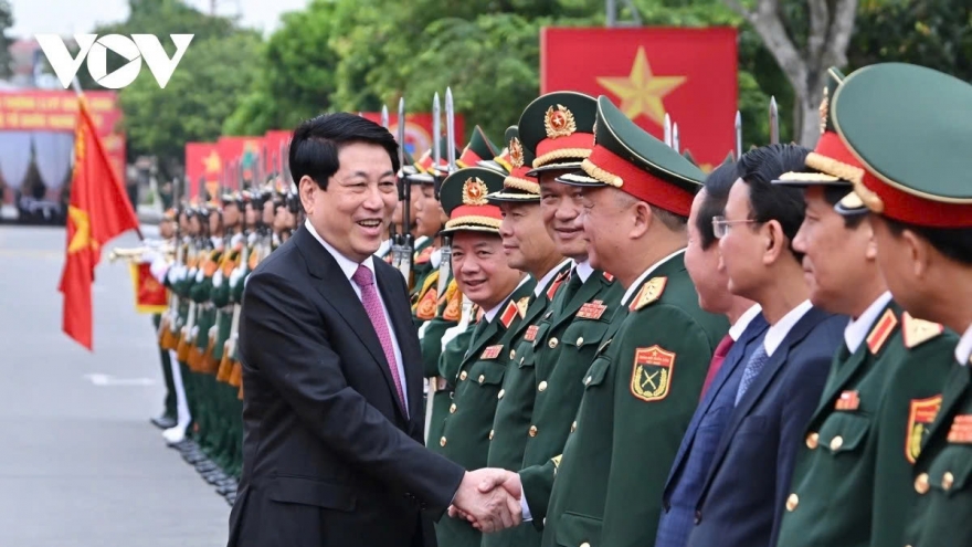 State President urges Military Region 3 to build modern, elite armed forces