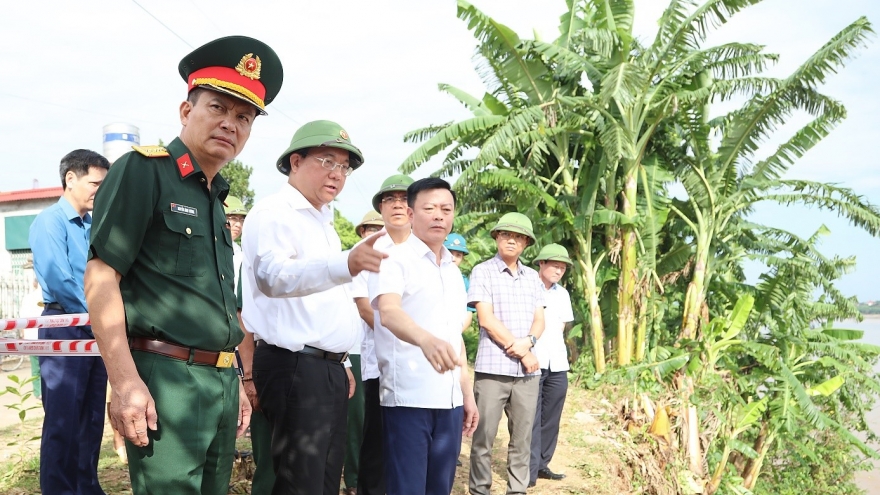 Sạt lở đê hữu Thao tại xã Tam Nông, Phú Thọ gây nguy cơ mất an toàn cho người dân