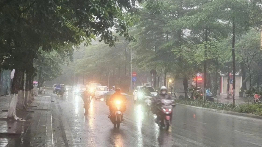 Cảnh báo mưa dông, lốc, sét và mưa lớn cục bộ tại miền Trung, Tây Nguyên và Nam Bộ