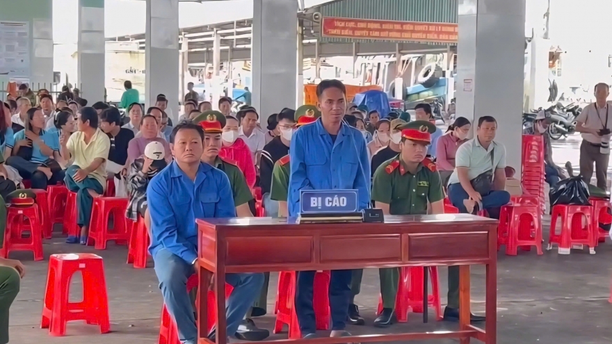 Xét xử lưu động 2 vụ án tổ chức xuất cảnh trái phép ở An Giang