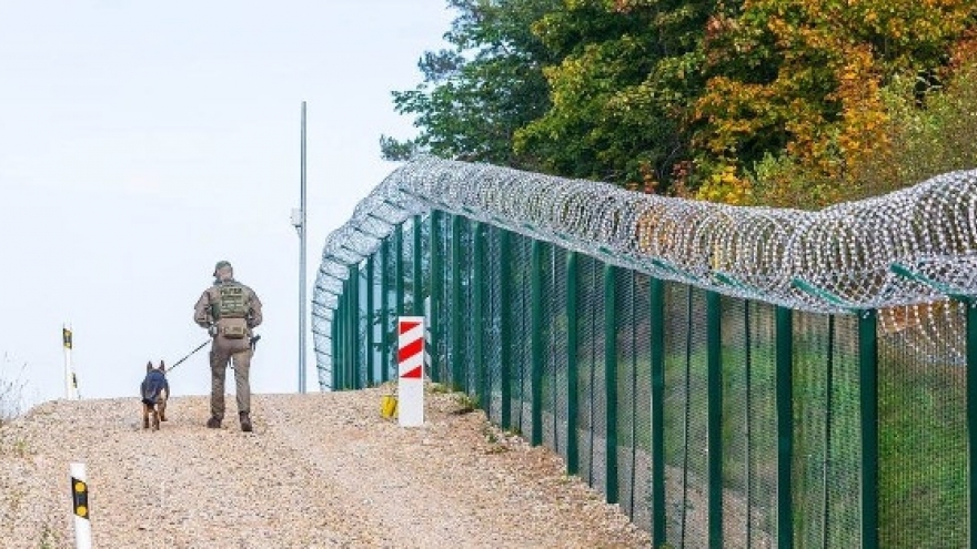 Latvia dự định trục xuất hơn 800 công dân Nga