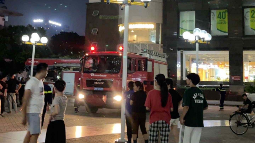 Rùng mình phát hiện thi thể nằm lơ lửng ở tầng cao tòa nhà 34T, Hà Nội