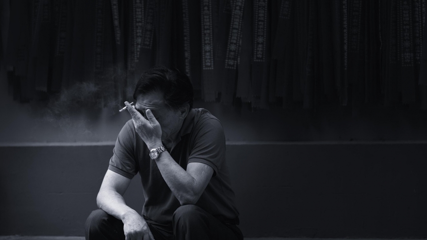 Tôi như "sống trên mũi dao" khi lỡ "ngủ" cùng với bạn thân của vợ