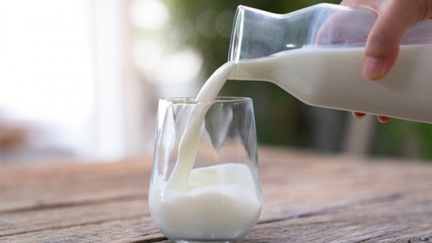 Uống sữa trước khi ngủ: Thói quen tốt hay hại sức khỏe