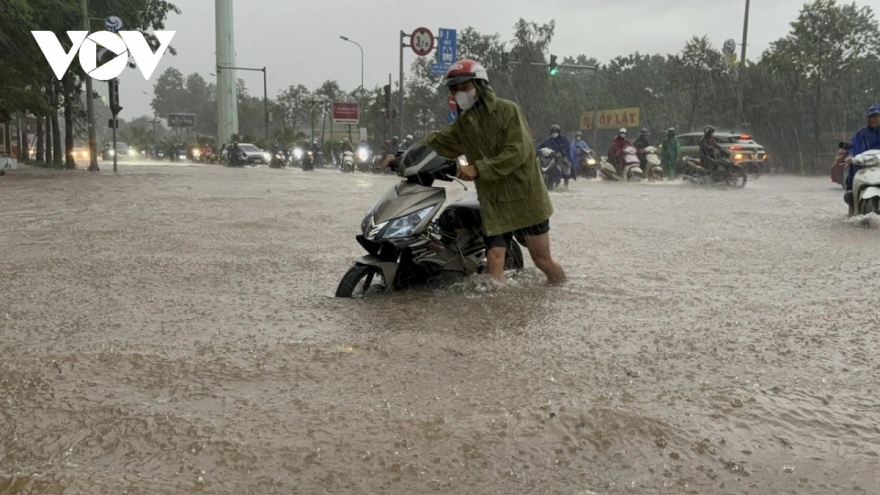 Xe máy chết máy do ngập nước, bạn cần phải làm ngay điều này