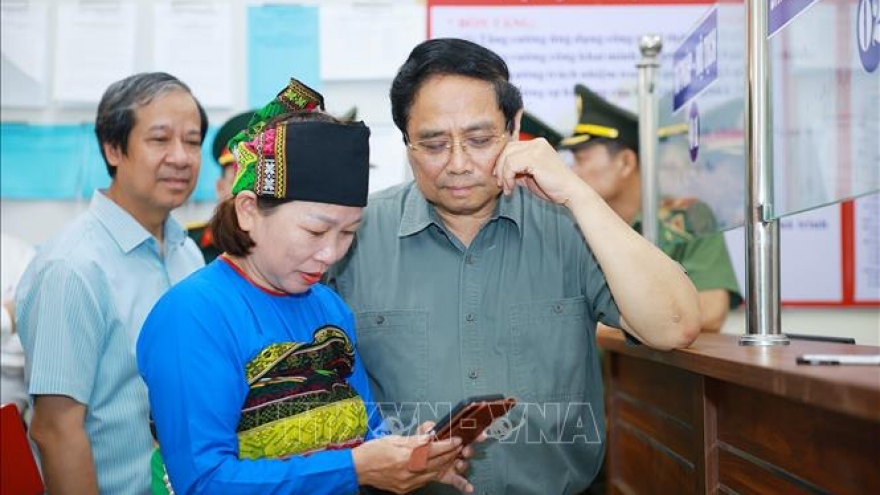 Thủ tướng kiểm tra Trung tâm Phục vụ hành chính công xã Bát Mọt