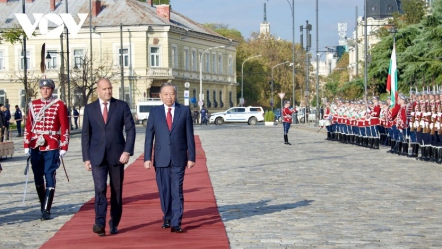 Bulgaria holds official welcome ceremony for Vietnamese Party leader