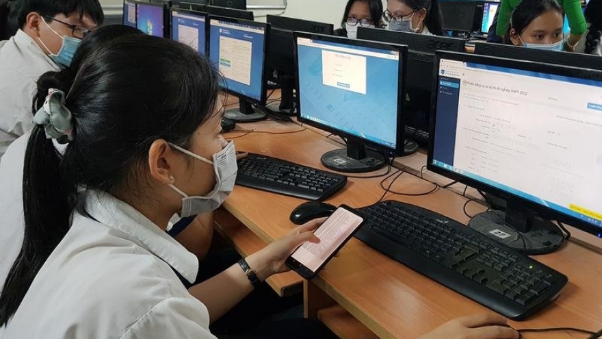 Thi THPT trên máy tính từ 2027: Cú hích chuyển đổi số giáo dục Việt Nam