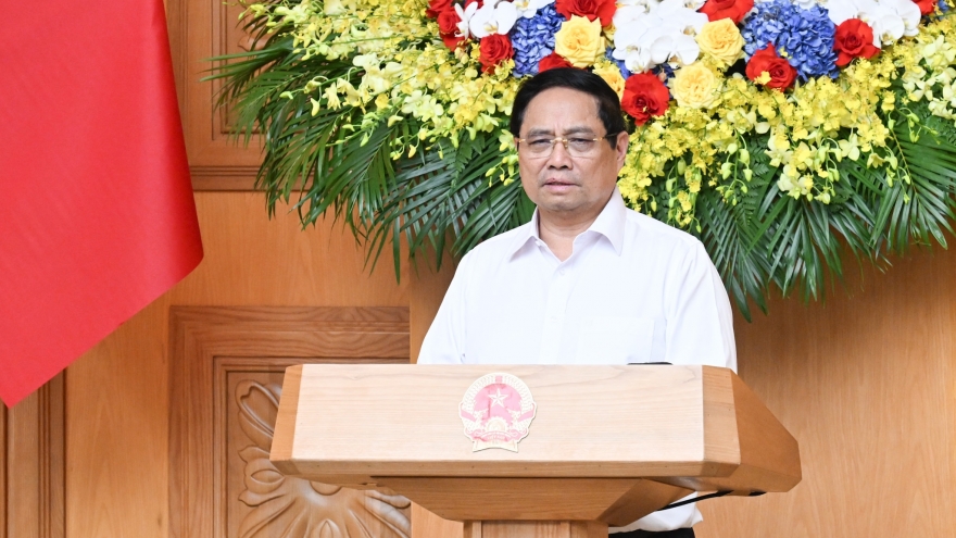 Thủ tướng: Dứt khoát không để người dân "màn trời chiếu đất", đói khát