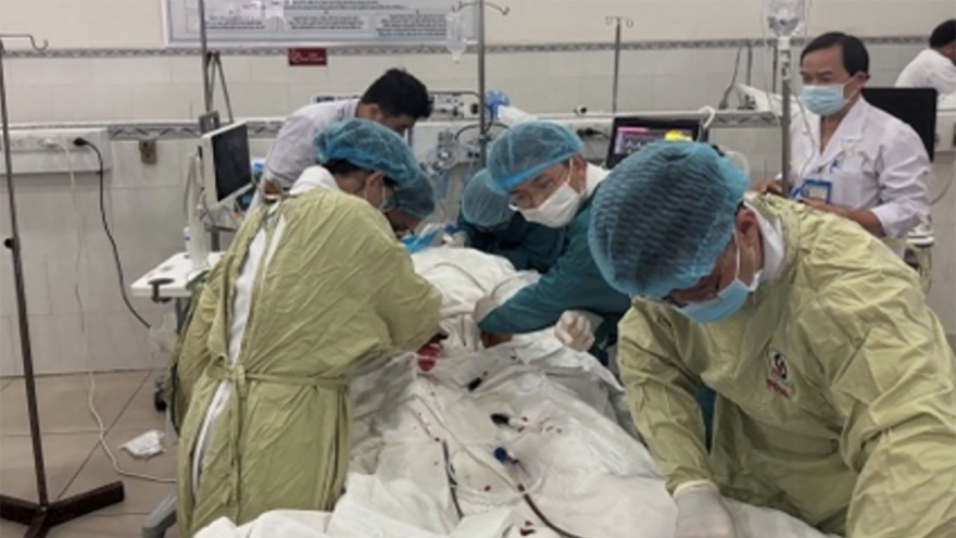 Lần đầu thực hiện hồi sức tim phổi liên viện, cứu cụ bà 69 tuổi ngưng tim