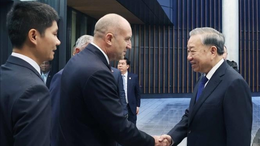 Party chief visits Bulgaria's Samel-90 defence enterprise