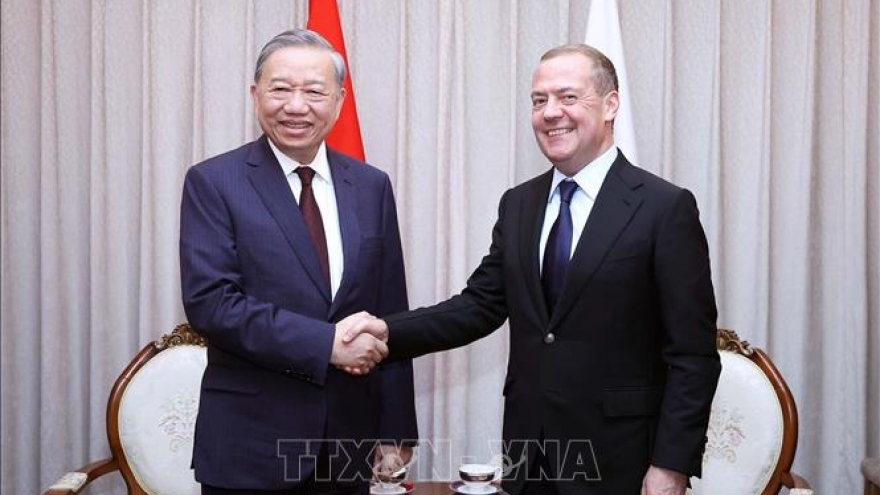 Tổng Bí thư Tô Lâm gặp Chủ tịch Đảng Nước Nga Thống nhất Dmitry Medvedev