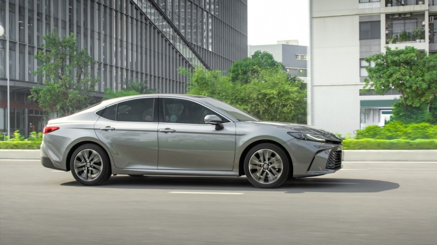 Ưu đãi 50% lệ phí trước bạ cho khách mua Toyota Camry trong tháng 10/2025