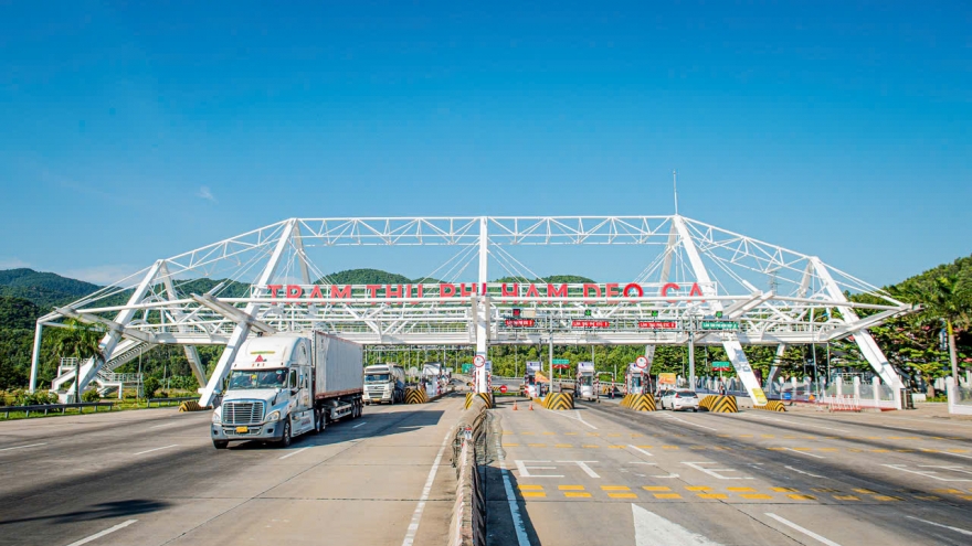 Miễn phí đường bộ với tất cả xe chở hàng cứu trợ bão, lũ ra miền Bắc