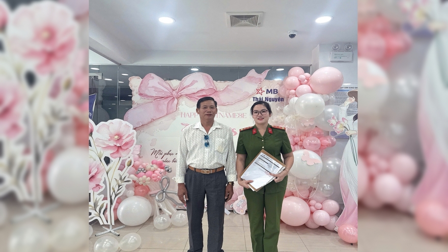 Nhận 200 triệu chuyển khoản nhầm, nữ đại úy công an nhanh chóng tìm người trả lại