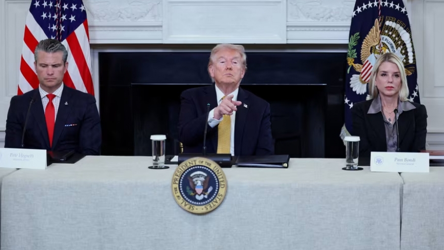 Ông Trump: Mỹ có thể tấn công nghi phạm ma túy nước ngoài mà không cần tuyên chiến