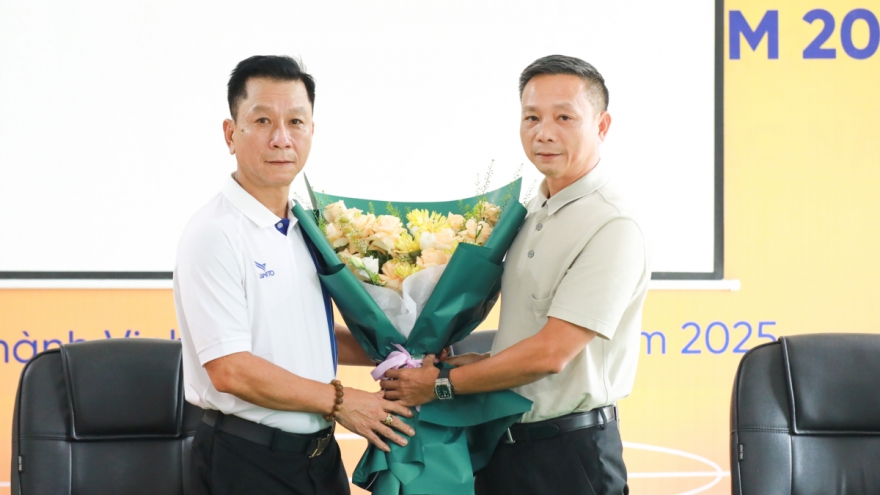 HLV Văn Sỹ Sơn chính thức dẫn dắt CLB SLNA