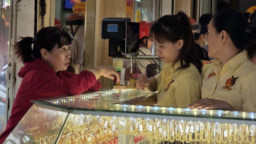 Giá vàng hôm nay 24/10: Vàng SJC tăng 300 ngàn đồng/lượng