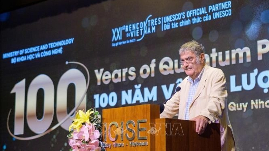 Nobel Laureate joins scientists for international quantum physics conference in Vietnam