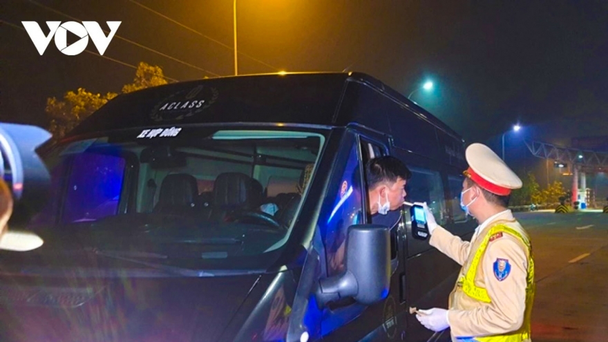 Gần 2.000 tài xế vi phạm nồng độ cồn trong một đêm