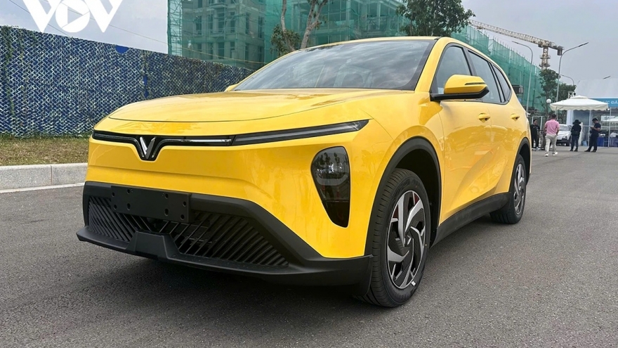 VinFast lần đầu tiên vượt mốc 100.000 ô tô tại Việt Nam