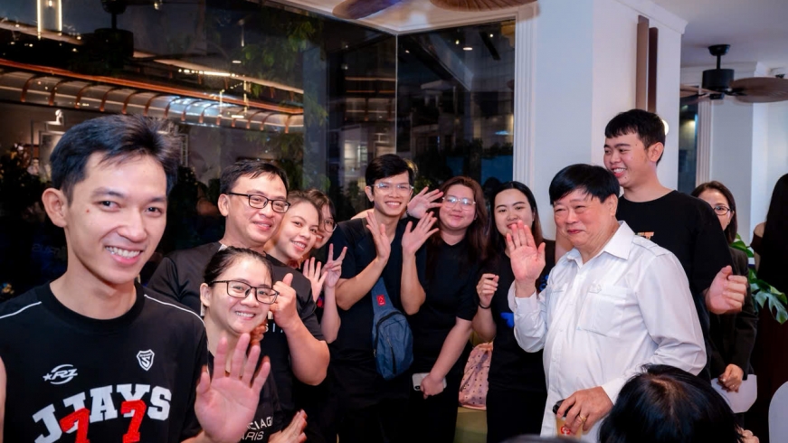 Hành trình “Ươm mầm nụ cười” thắp sáng ước mơ cho trẻ em