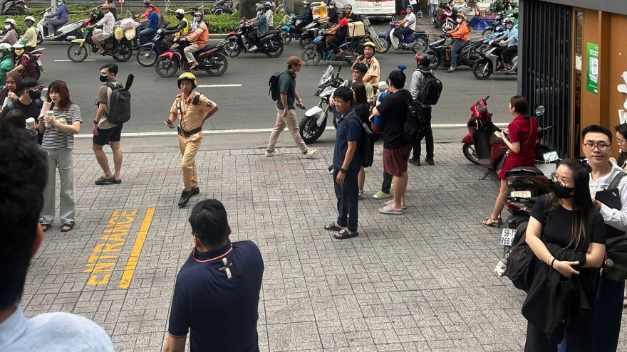 Cháy hầm để xe chung cư trên đường Điện Biên Phủ, TP.HCM