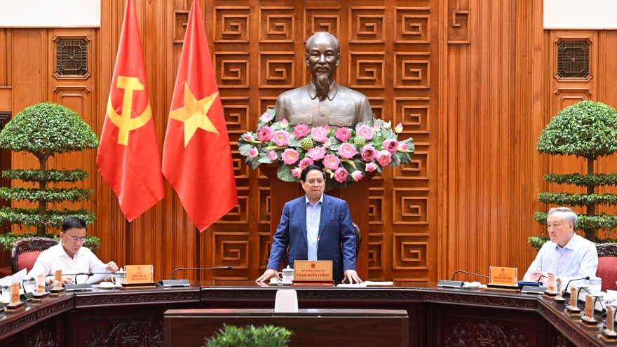 Thủ tướng: Tuyệt đối không để người dân chịu cảnh "màn trời chiếu đất"